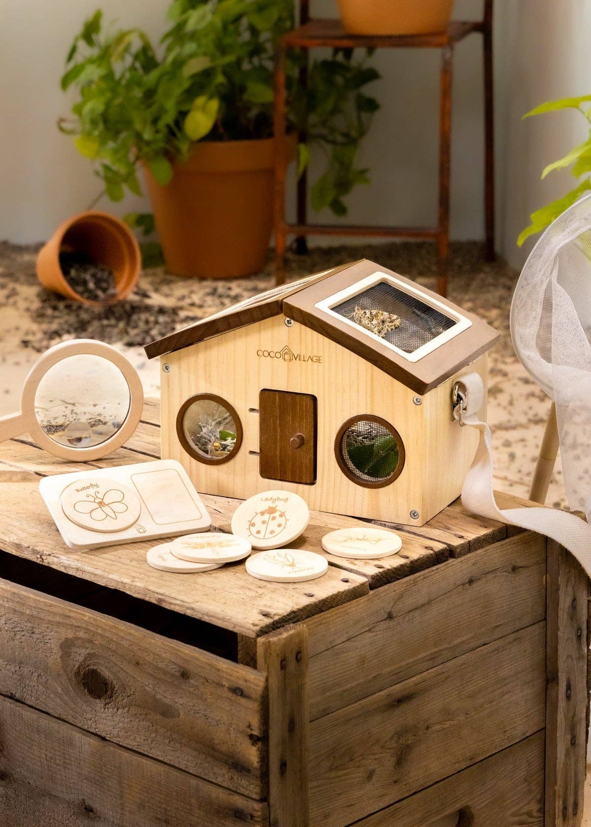 Wooden Bug House & Exploration Set